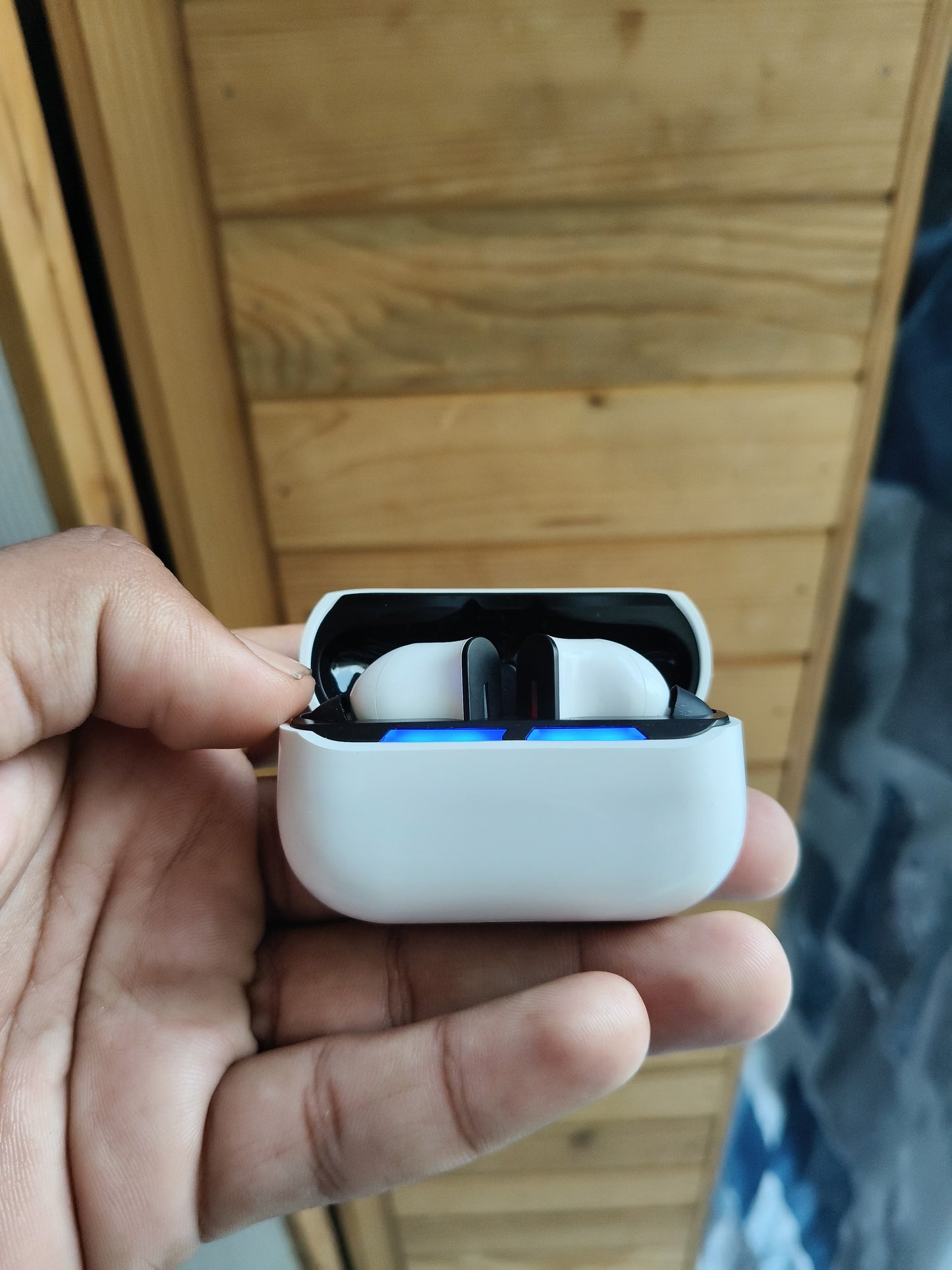🤖 RoboBuds Wireless Earbuds with ENC